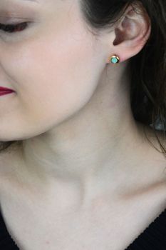 Kolczyki Mabel Melano FRIENDS stal szlachetna różowe złoto z cyrkonią turkusową – okrągłe (3).jpg